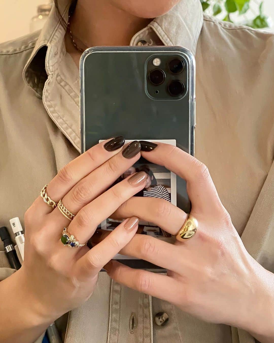 のインスタグラム：「Appropriate for the occasion. 🤎🍫  #minimalnails #💅🏼」