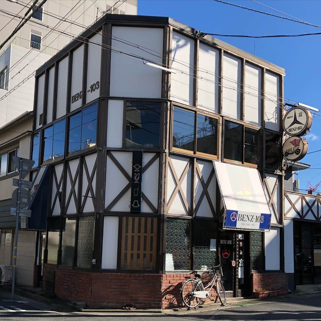 能町みね子のインスタグラム：「#喫茶メモ 水戸 ベンツ103(富)/ ついに来られたベンツ!!!!!!!あらゆるところにベンツのデザイン！偕楽園を超える水戸の観光地！かわいいかわいい毎日行きたい」