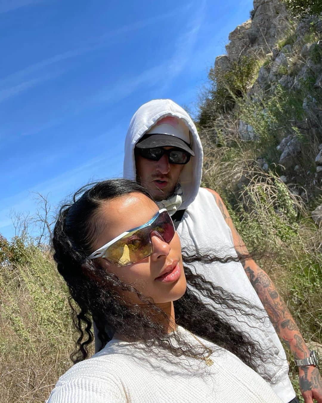 Sami Miroのインスタグラム：「Being a city girl who’s terrified of heights, you made me conquer my fears today while showing me that you will risk your safety for my sanity and well being (and @sunniemiro‘s) 🖤 I actually cried because he had me scaling a damn mountain (not even joking) but in hindsight I wouldn’t have changed a thing 🖤 Happy Vday」
