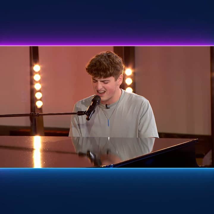 American Idolのインスタグラム：「Drop a 🙃 if you’re already flipping out over the DYNAMITE @bensonboone 💜 We purple heart him!」