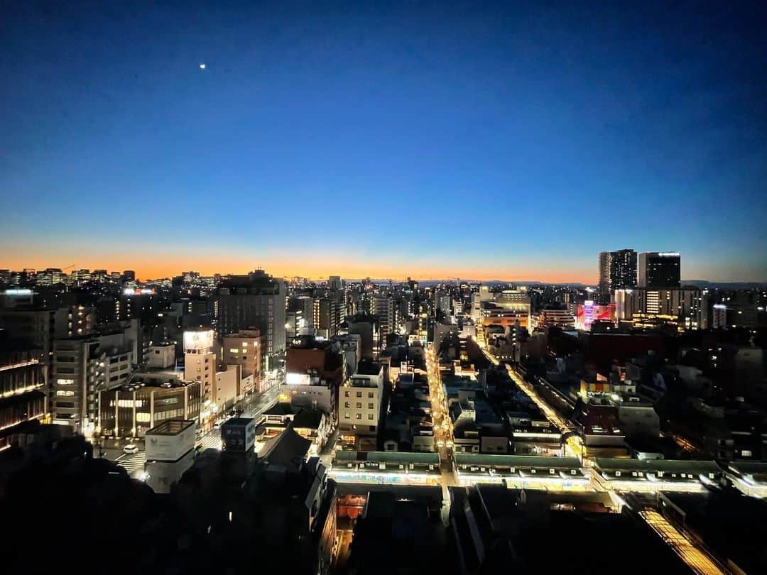 SKYtomoさんのインスタグラム写真 - (SKYtomoInstagram)「今は東京！！ 今回は長期でした。 色々ありがとうございます！！  もっとガンガンいきまっす！  #スカイトモ  #skytomo #ボウリング #ボーリング  #hexa #youtuber」2月15日 20時58分 - skytomo