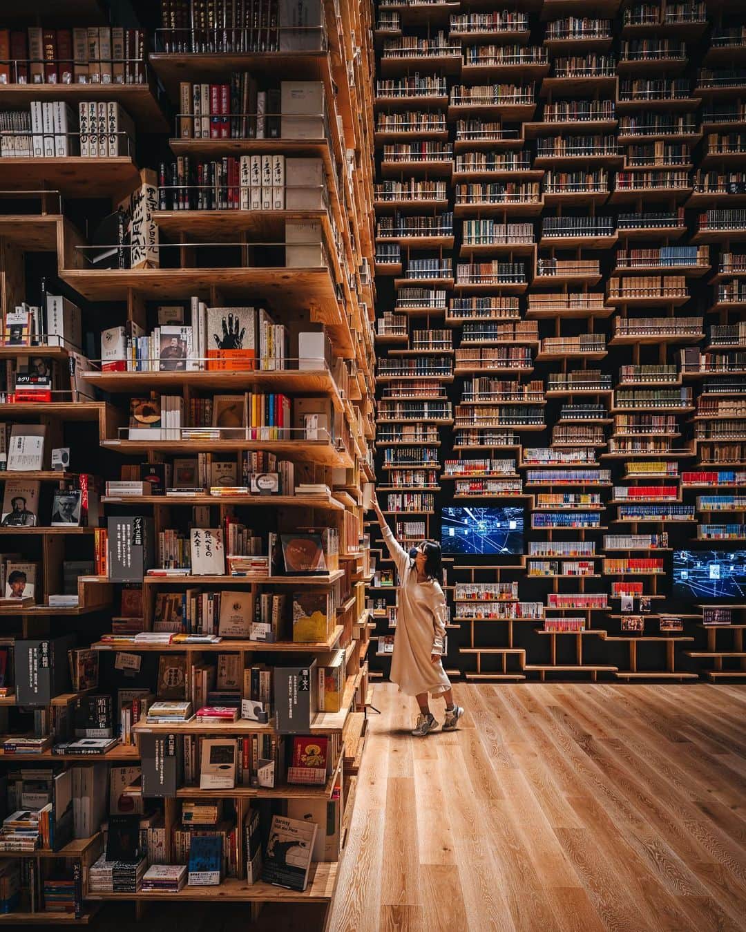 R̸K̸さんのインスタグラム写真 - (R̸K̸Instagram)「Some one said  "A room without book is like a body without a soul." This room surrounded by a large number of books. A room with book is like a body with soul. #hellofrom Saitama Japan ・ ・ ・ ・ #discoverearth #livingonearth #theweekoninstagram  #theglobewanderer #visualambassadors #stayandwander #welivetoexplore #awesome_photographers #IamATraveler #wonderful_places #TLPics #depthobsessed #designboom #voyaged #sonyalpha #bealpha  #artofvisuals #cnntravel #complexphotos #d_signers  #modernArchitect #architectanddesign #architecture_hunter #artsytecture #amazingarchitecture #luxuryworldtraveler  #onlyforluxury  #bbctravel #lovetheworld @sonyalpha  @lightroom @soul.planet @earthfever @9gag @500px @paradise @mega_mansions @natgeotravel @awesome.earth」2月15日 21時00分 - rkrkrk