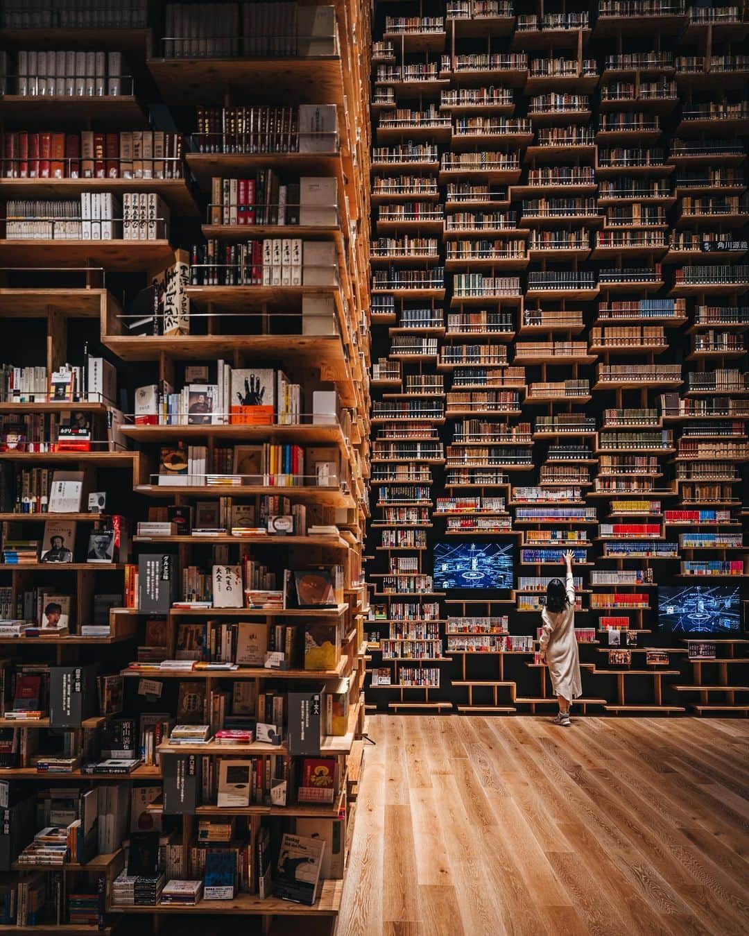 R̸K̸さんのインスタグラム写真 - (R̸K̸Instagram)「Some one said  "A room without book is like a body without a soul." This room surrounded by a large number of books. A room with book is like a body with soul. #hellofrom Saitama Japan ・ ・ ・ ・ #discoverearth #livingonearth #theweekoninstagram  #theglobewanderer #visualambassadors #stayandwander #welivetoexplore #awesome_photographers #IamATraveler #wonderful_places #TLPics #depthobsessed #designboom #voyaged #sonyalpha #bealpha  #artofvisuals #cnntravel #complexphotos #d_signers  #modernArchitect #architectanddesign #architecture_hunter #artsytecture #amazingarchitecture #luxuryworldtraveler  #onlyforluxury  #bbctravel #lovetheworld @sonyalpha  @lightroom @soul.planet @earthfever @9gag @500px @paradise @mega_mansions @natgeotravel @awesome.earth」2月15日 21時00分 - rkrkrk
