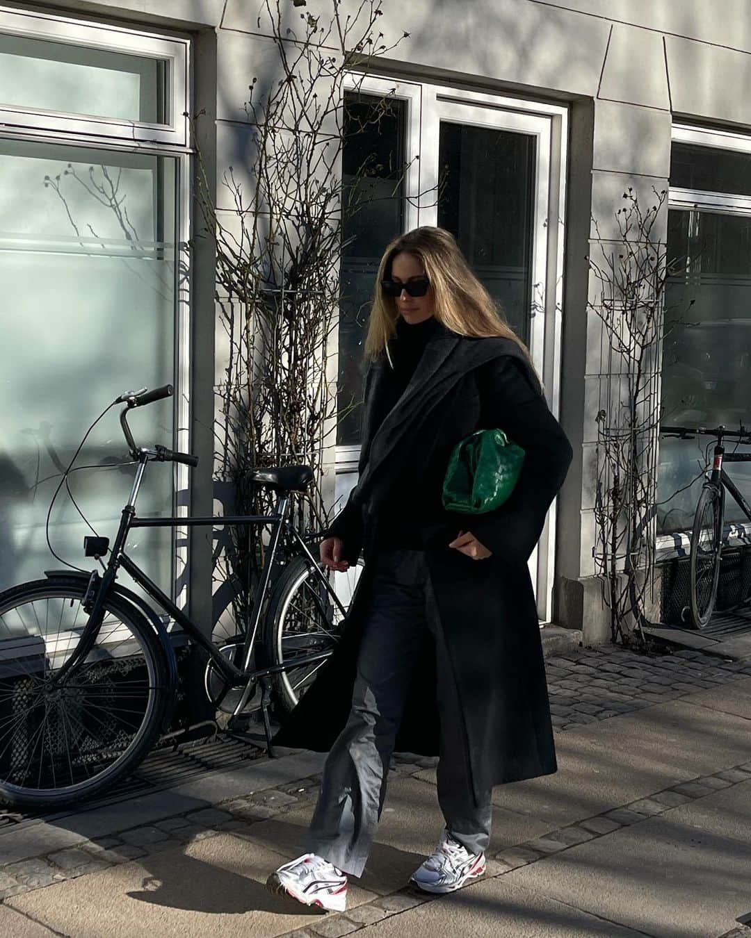 Mathilde Goehlerのインスタグラム：「🖤」