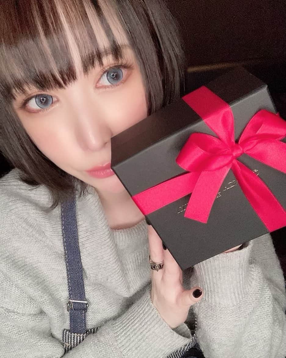LeChatのインスタグラム：「ハッピーバレンタイン♡ #1日遅い #バレンタイン #チョコレート」