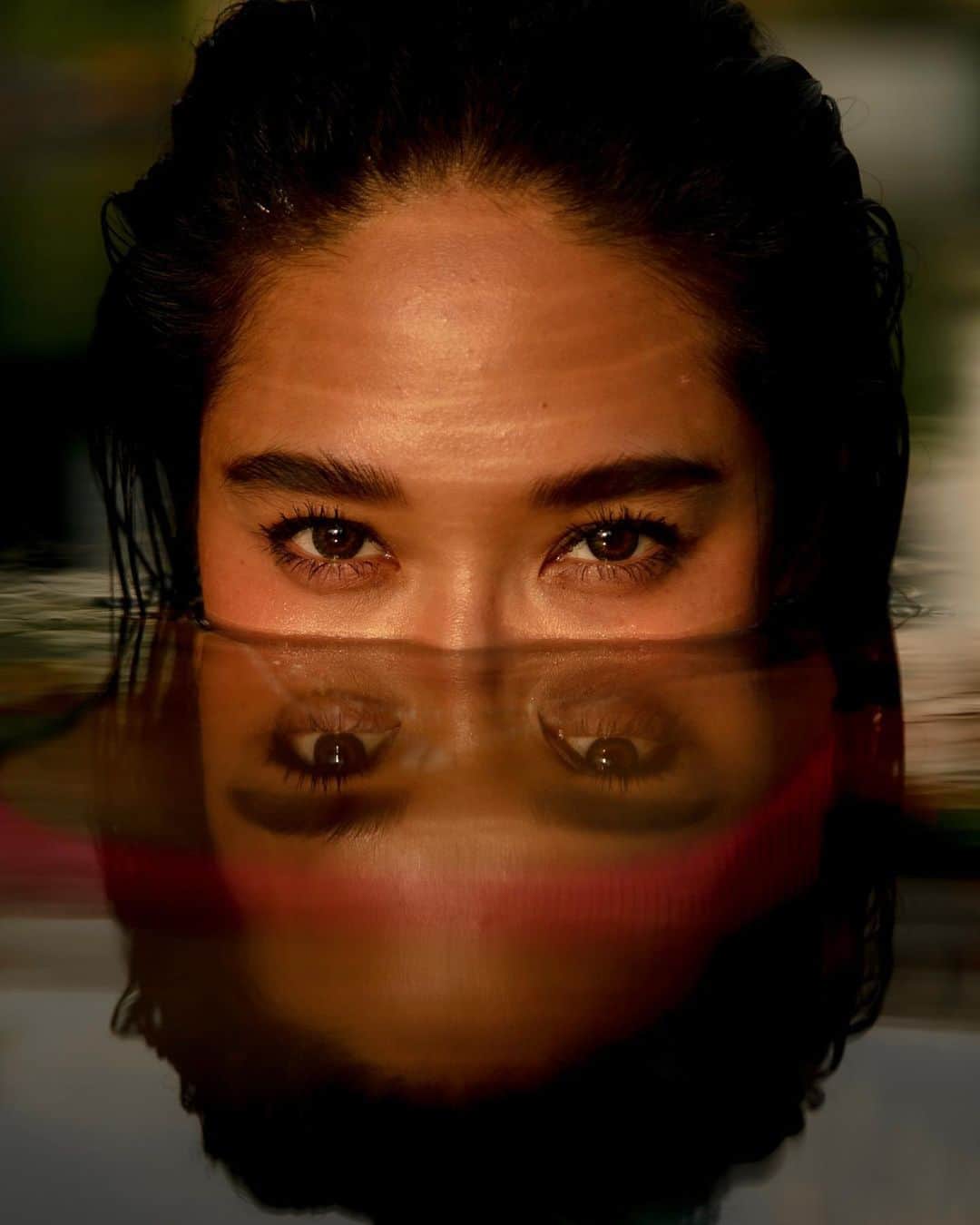 Laila Boonyasakのインスタグラム：「The art of eyes contact.  @peduckk #sherememberwhoshewasandthegamechanged 🖤 🐊 @bababeachclub.natai  @circolocoibiza  #circolocothailand #circolocothailand #circolocoXXbababeach #theclownisback #nosoulforsale #bababeachclubnatai #sripanwa #การท่องเที่ยวแห่งประเทศไทย #AmazingThailand #เที่ยวเมืองไทยAmazingยิ่งกว่าเดิม」