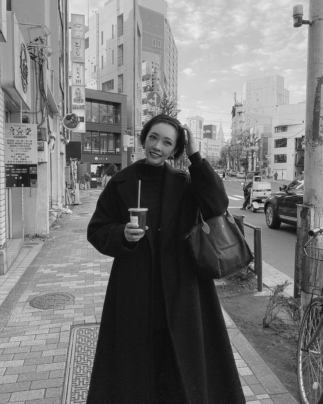 石川マリーさんのインスタグラム写真 - (石川マリーInstagram)「． ． すっごい素の姿を撮られたっ！笑 ． この日はコールドプレスジュース屋さんに行ったんだ♪" ． ． ． #tb #お散歩」2月15日 19時36分 - marieishikawa