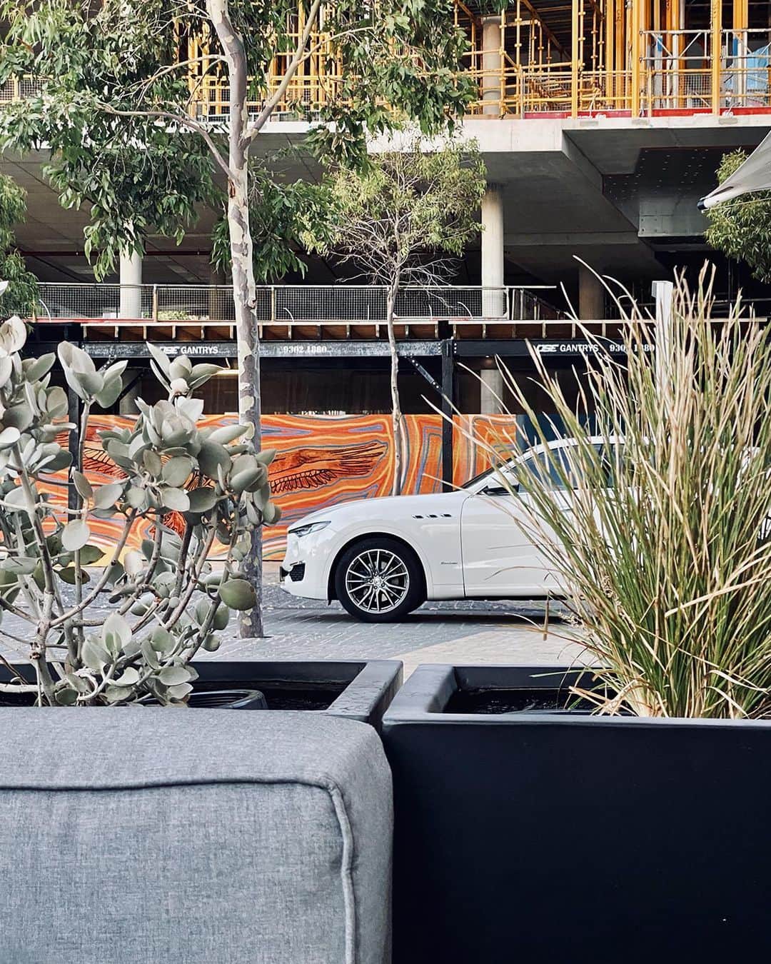 マセラティさんのインスタグラム写真 - (マセラティInstagram)「Start the week indulging your senses with #MaseratiMonday. Celebrating our fans with the best photo of their #Maserati. Thank you @risingwhite and @davidbroadway for this photo of the #MaseratiLevante. Don’t forget to share your photos or videos with #MaseratiMonday.」2月15日 19時37分 - maserati