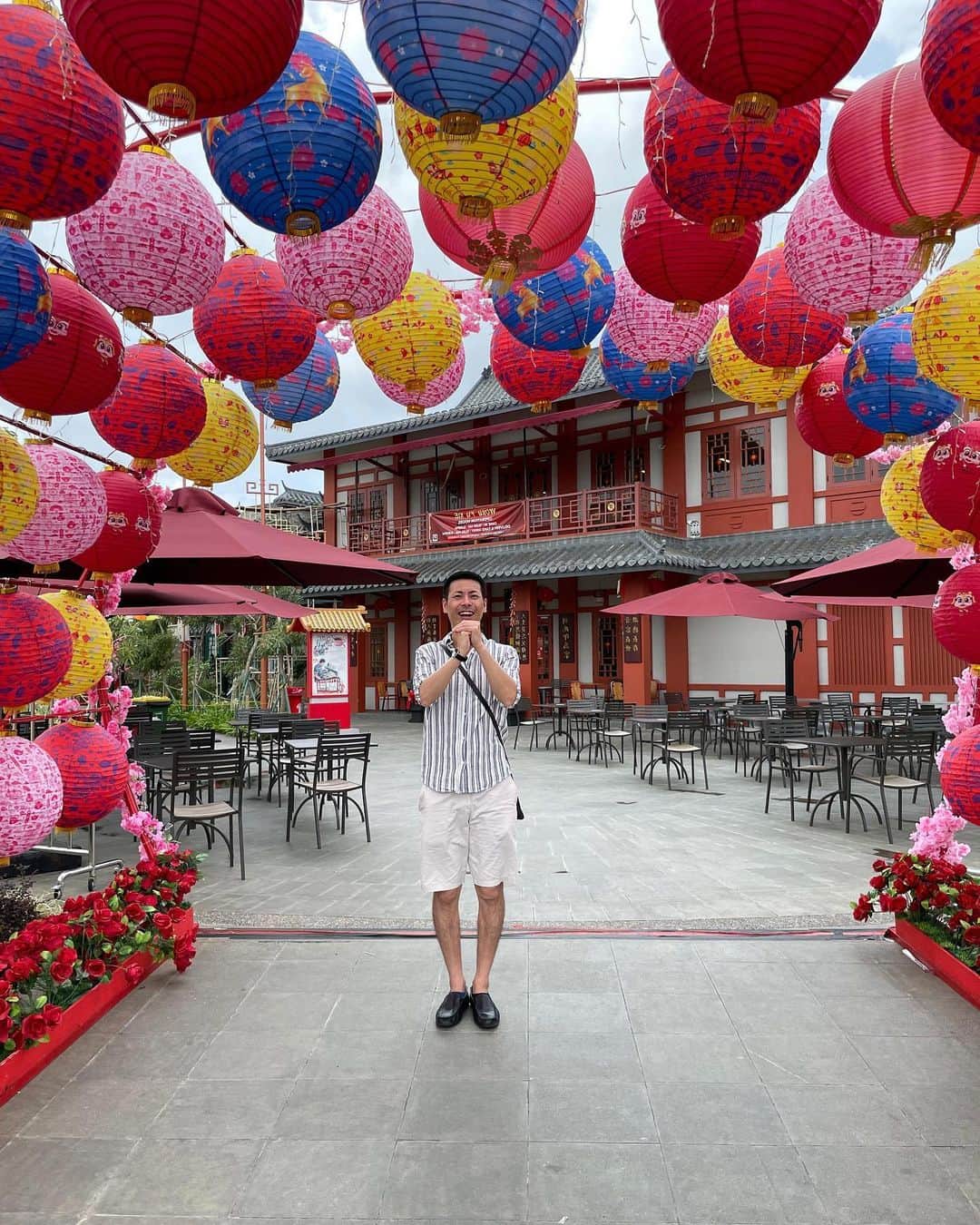 アキラ・コンチネンタル・フィーバーのインスタグラム：「Today was the shooting of LOUTAS TV.  #ChineseNewYear #tahunbaru  #indonesia  #pik」