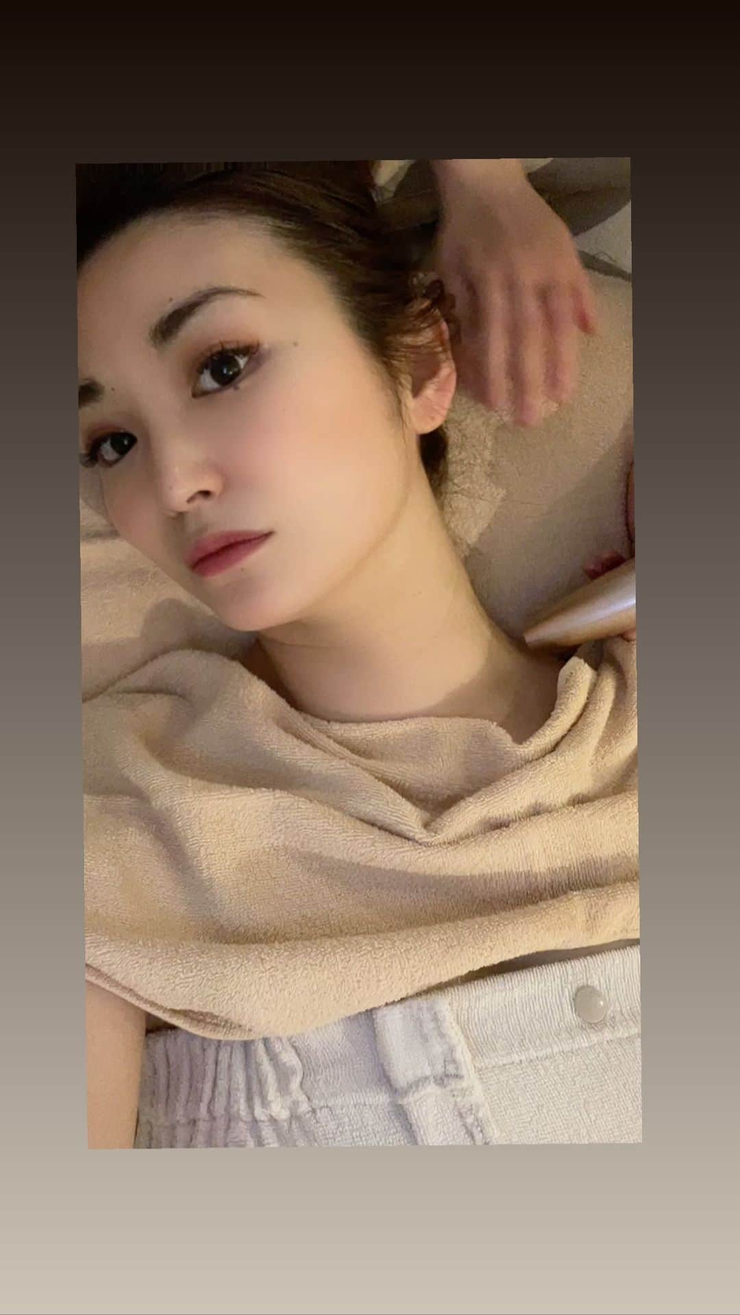 のインスタグラム：「#ニードレスインジェクター #ヒト幹細胞培養液  #奥まで届け #コラーゲン再生 @atforestheadspa  ##instabeauty#instagood#instacosme#美活#workout#美肌#アラフォー#ママ#followme#」