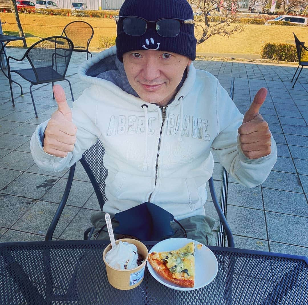 パッパラー河合さんのインスタグラム写真 - (パッパラー河合Instagram)「カカオニブアイスを食べた。カカオニブはカカオ豆の加工品でココアやチョコのように甘くないけど免疫力アップするとかしないとか。健康食品のつもりで食べます。  #カカオニブ #免疫力アップ」2月15日 19時51分 - papala_kawai