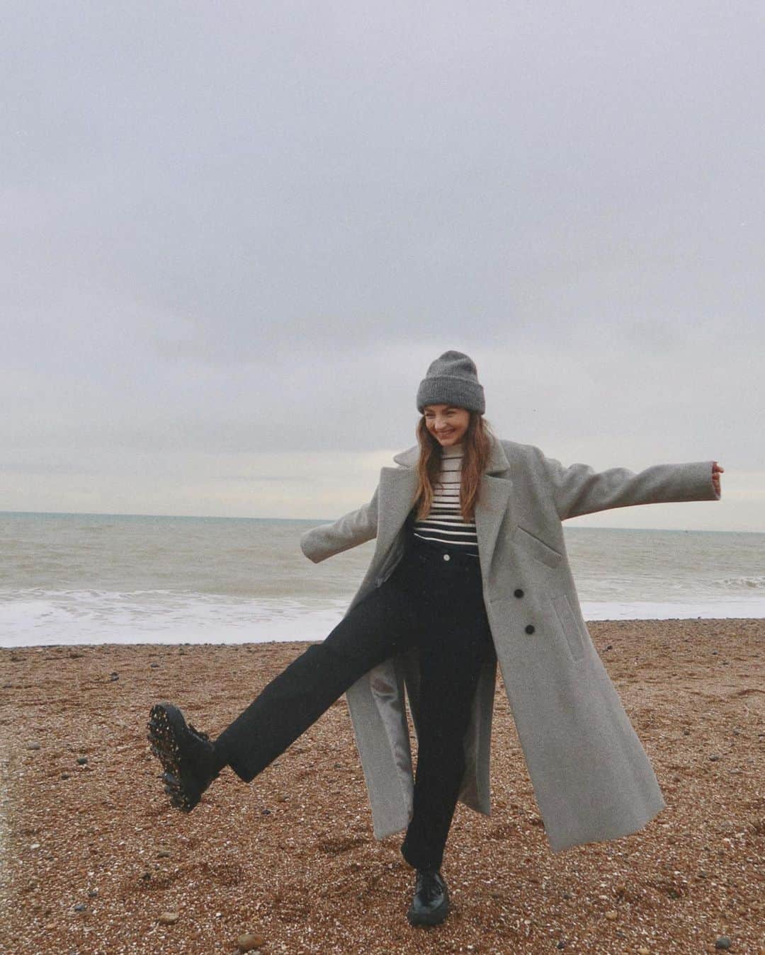 Ted Bakerさんのインスタグラム写真 - (Ted BakerInstagram)「British travel tip #37: Opt for the seaside in February - no need to fight for your spot on the beach. @chloehayward_ (Wool longline coat: LUANNI . Straight leg jean: URSI . Stripe sleeve jumper: WANADA)」2月15日 20時02分 - tedbaker