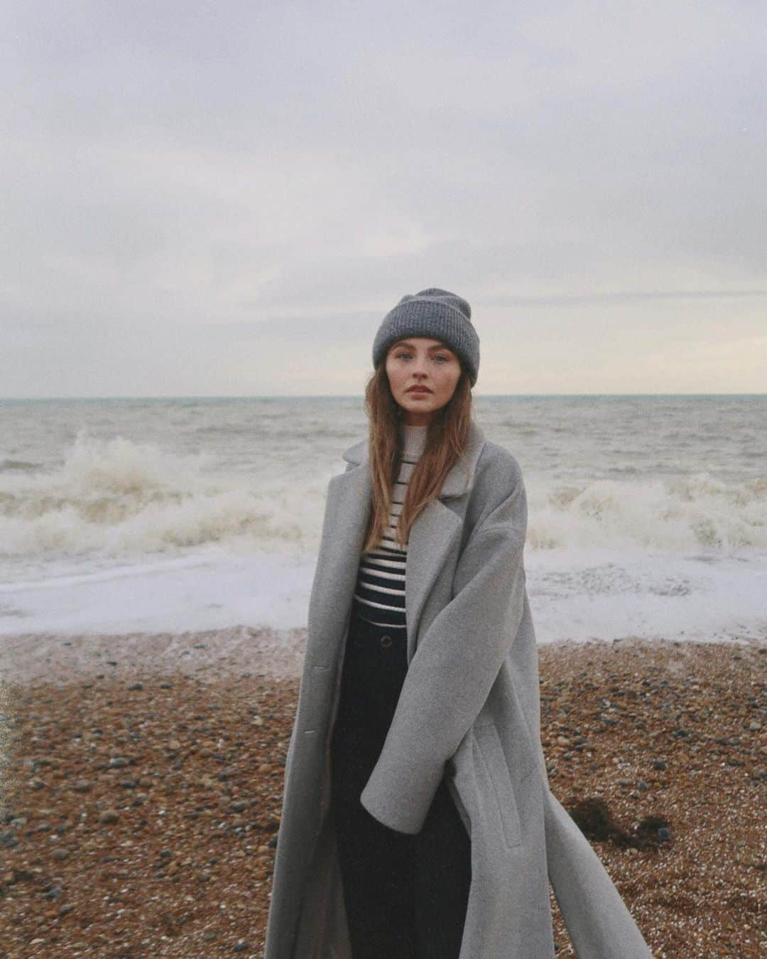 Ted Bakerさんのインスタグラム写真 - (Ted BakerInstagram)「British travel tip #37: Opt for the seaside in February - no need to fight for your spot on the beach. @chloehayward_ (Wool longline coat: LUANNI . Straight leg jean: URSI . Stripe sleeve jumper: WANADA)」2月15日 20時02分 - tedbaker