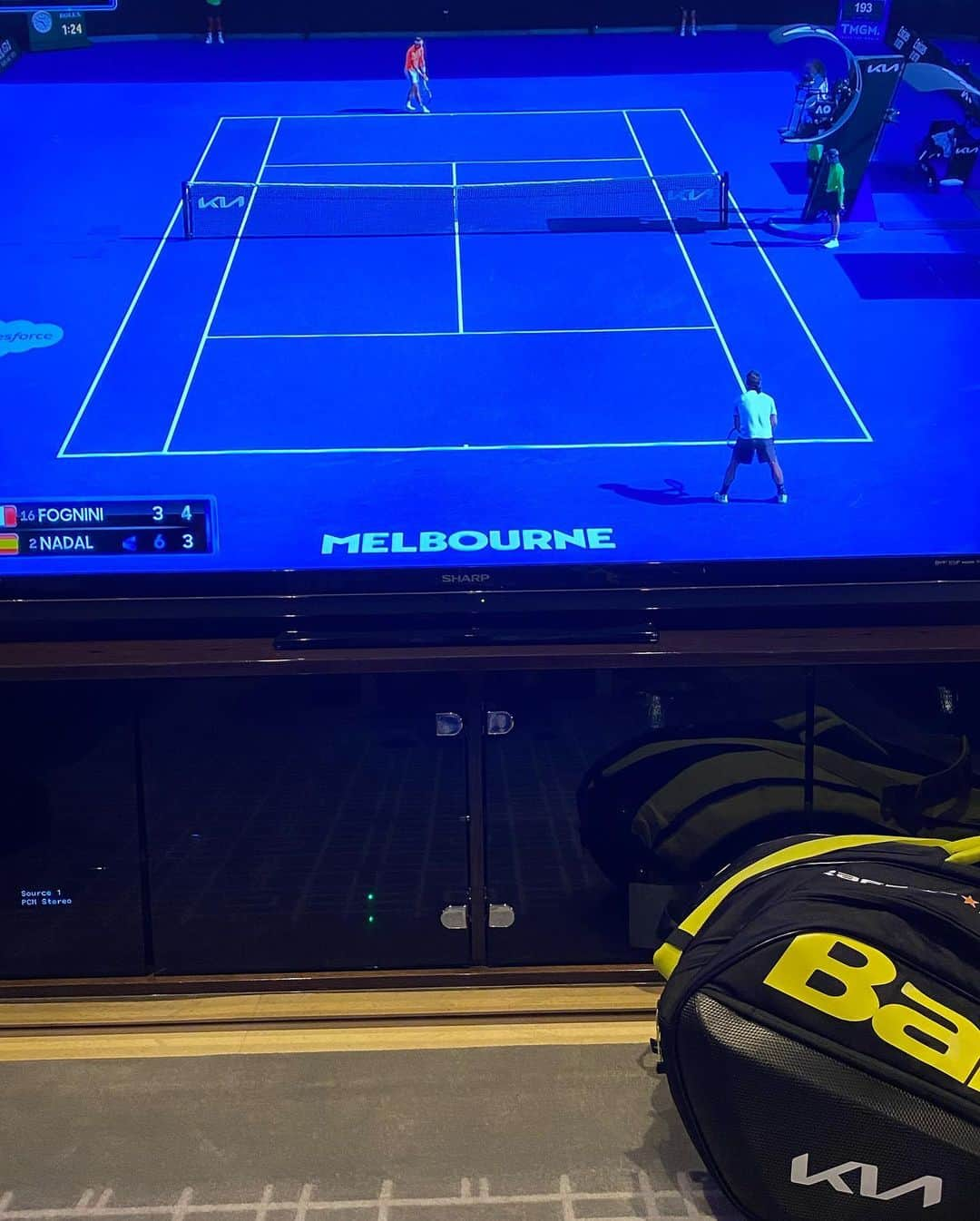 ラファエル・ナダルさんのインスタグラム写真 - (ラファエル・ナダルInstagram)「Back at the hotel and watching the replay of the match today. Happy with the match and happy to be in the QF of the @australianopen   💪🏻💪🏻💪🏻💪🏻 #Vamos   #Tennis #Melbourne #Nadal #RafaNadal」2月15日 20時18分 - rafaelnadal