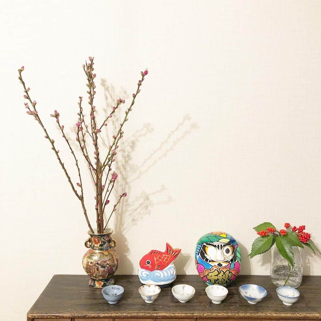 千秋さんのインスタグラム写真 - (千秋Instagram)「春が恋しくて、桃の枝を買いました🌸  #千秋インテリア」2月15日 20時26分 - chiaki77777