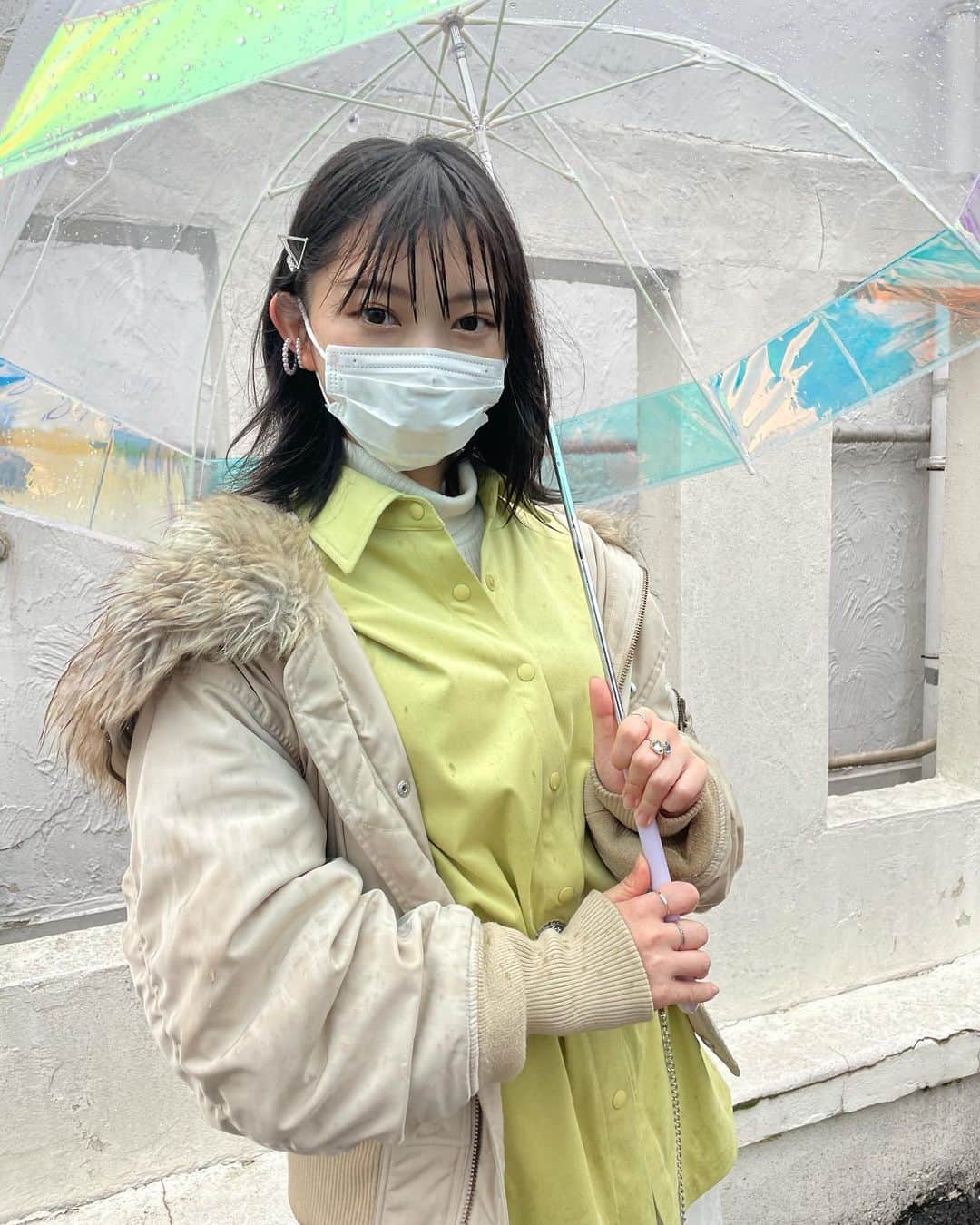 辻野かなみのインスタグラム：「❤︎﻿ ﻿ 雨☔️だったので新しい傘が使えた☺️﻿ ﻿ ドーム型で縁がオーロラ💓﻿ 可愛すぎて思わず手に取っちゃいました🥰﻿ ﻿ ﻿ ﻿ 傘が使えて嬉しかったけど…﻿ 土砂降りだったからかなり濡れました🥲﻿ ﻿ 雨が上がった後は… 虹🌈が見えました🎶﻿ ﻿ ﻿ #雨　#傘　#虹  #wpc﻿ #とき宣　#超ときめき宣伝部　#辻野かなみ﻿ #instagood #instalike #followme﻿」