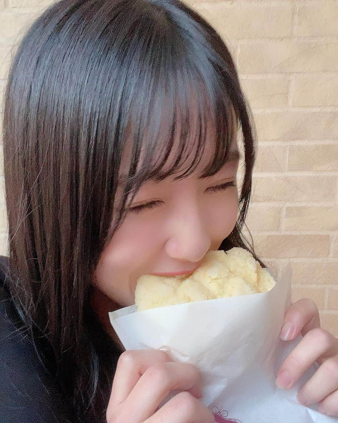 中野美来さんのインスタグラム写真 - (中野美来Instagram)「. . . メロンパン🍈🍞 . . . パンの中で メロンパンとフランスパンが好き〜🥰 . . . #nmb48 #中野美来  #メロンパン #🍈 #🍞 #🥖」2月15日 20時39分 - _miraco