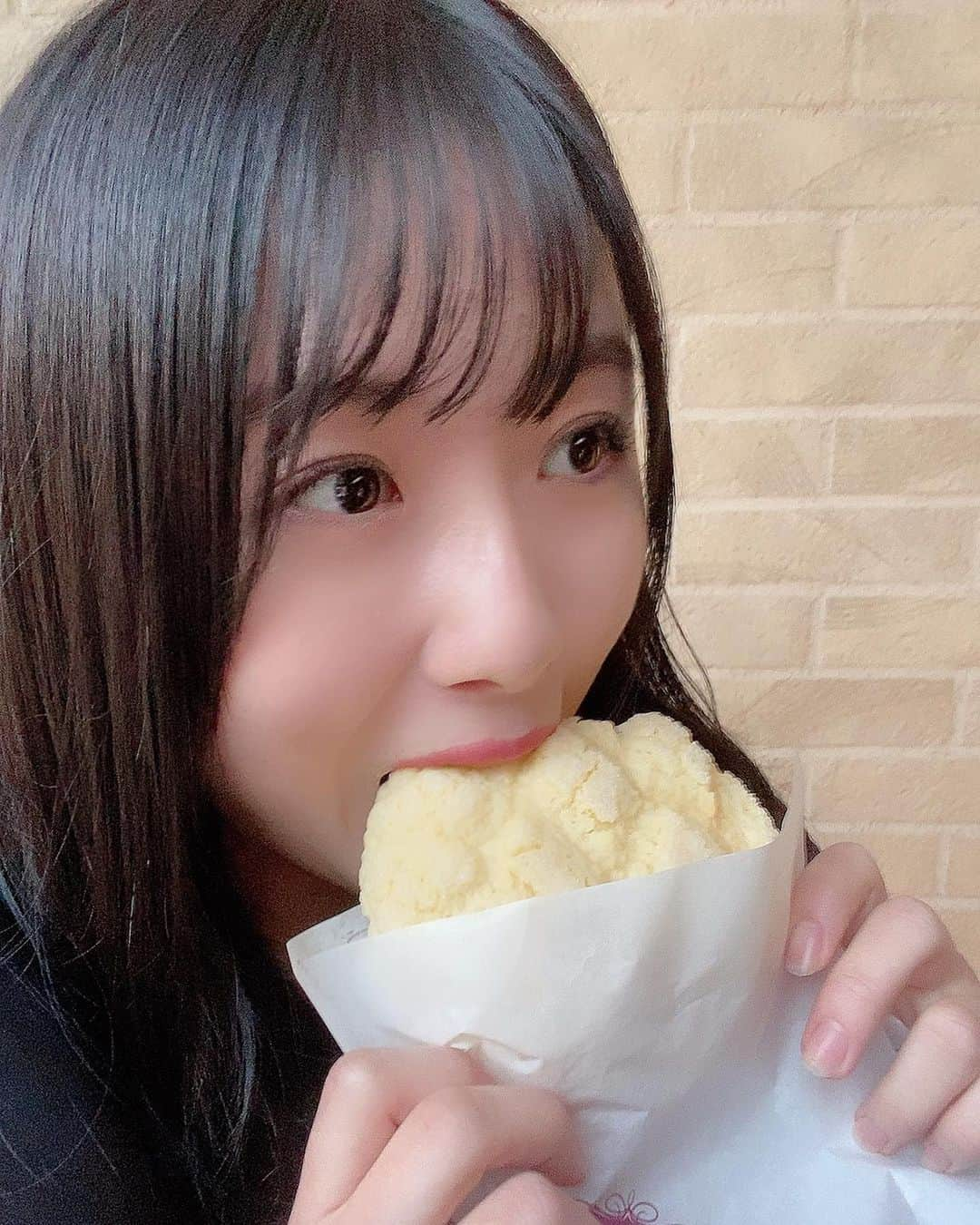 中野美来さんのインスタグラム写真 - (中野美来Instagram)「. . . メロンパン🍈🍞 . . . パンの中で メロンパンとフランスパンが好き〜🥰 . . . #nmb48 #中野美来  #メロンパン #🍈 #🍞 #🥖」2月15日 20時39分 - _miraco