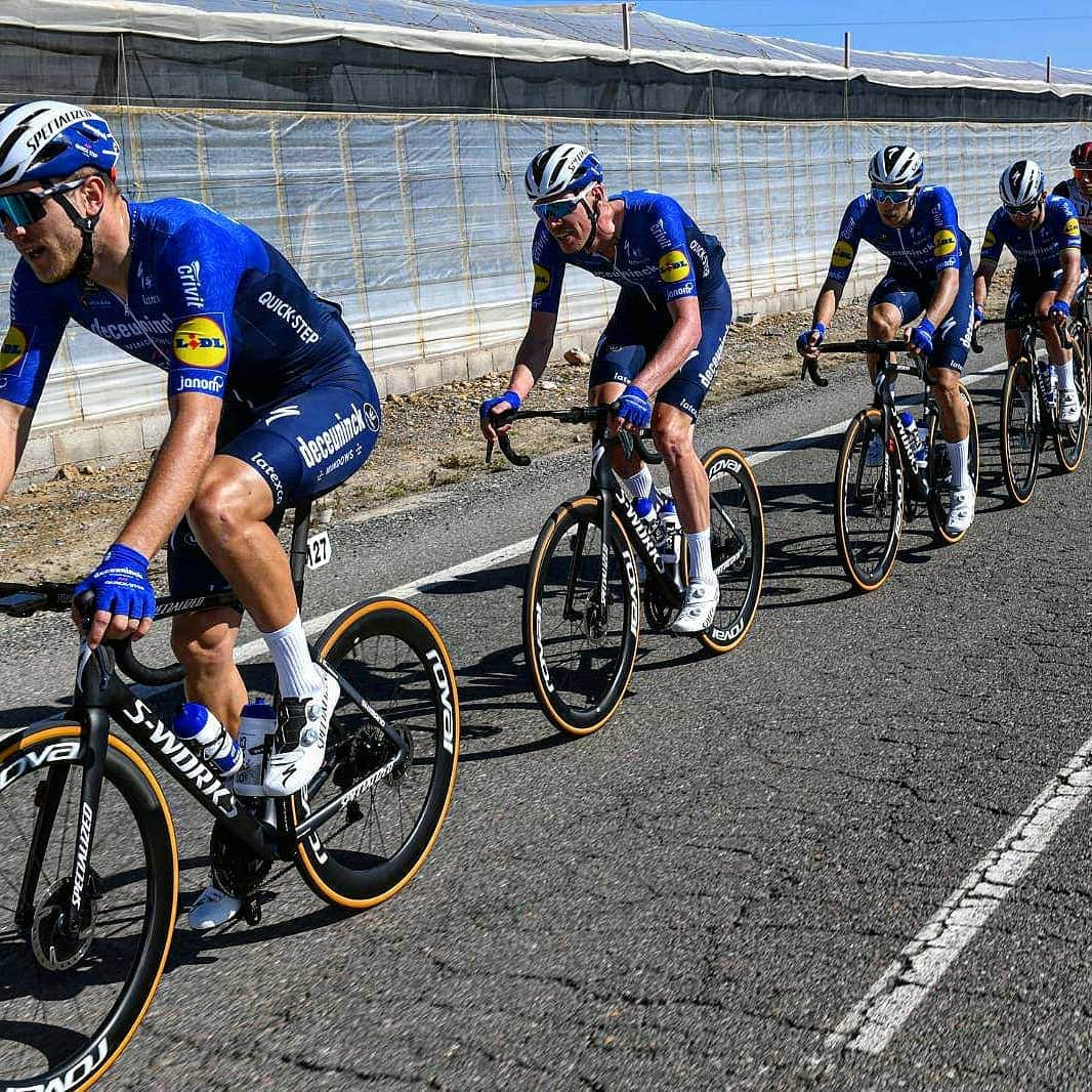 マーク・カヴェンディッシュさんのインスタグラム写真 - (マーク・カヴェンディッシュInstagram)「Clasica de Almeria. First race back with The Wolfpack was bittersweet.  We talked 2 options for the sprint & both of us were out within 1km of each other just 15km from the finish 😭 I punctured, but I can only count myself fortunate compared to @alvarohodegchagui's crash. He's banged up but will be ok. But just shows the strength of @deceuninck_quickstepteam that @senecheflo thought quick to take up the sprint, getting a nice podium in 2nd spot. What an absolute dream to be back racing with these boys. Felt like a pure bike racer again. Loved every single moment. Congratulations to @giacomonizzolo. So strong, my friend 👊  📸 @gettysport  #cycling #cyclist #procycling #race #racing #team #wolfpack #almeria #sprint #sprinter #bicycle #bike」2月15日 20時38分 - markcavendish