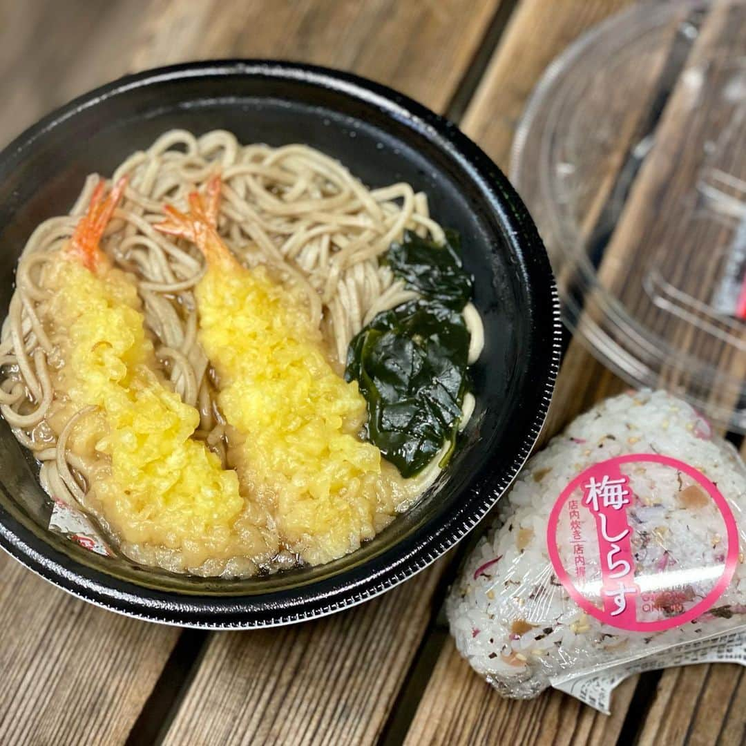 今井翼さんのインスタグラム写真 - (今井翼Instagram)「やっとこさ  晩御飯  #稽古終わり #20時以降で #ベンチで #晩御飯 #沁みる  #完食今井」2月15日 20時48分 - tsubasaimai_official