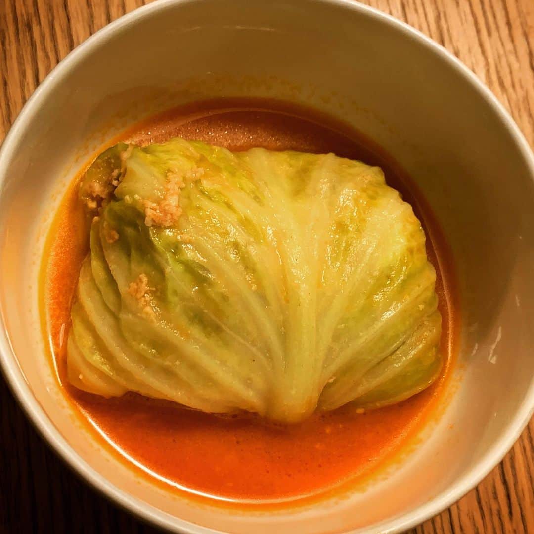 竹井亮介のインスタグラム：「2021年2月15日。 ロールキャベツ。 #とっつぁん料理 #テキトーです」