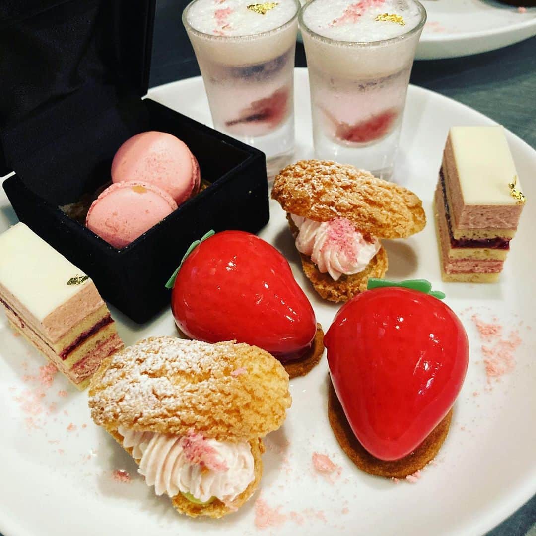 ステラートのグルメインスタ