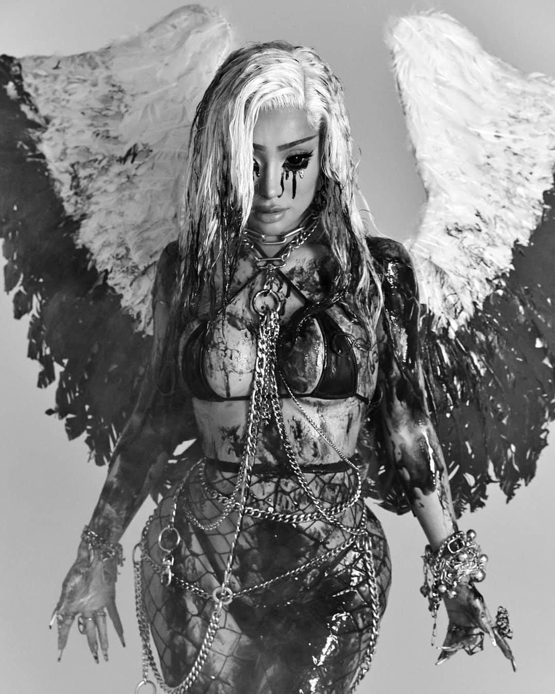 ニコラ・フォルミケッティのインスタグラム：「MATCH MADE IN HEAVEN 👼  @nikitadragun creative direction by me 🤘🏼 photo by  @damon_baker 💀」