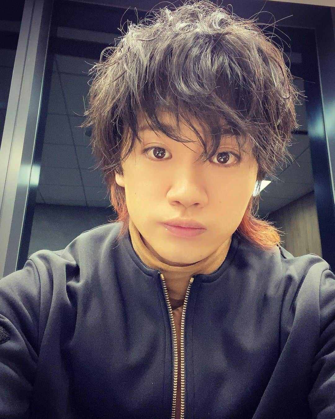 鳥越裕貴さんのインスタグラム写真 - (鳥越裕貴Instagram)「#久々 #ウルフ #感 #強め #ヘアスタイル #髪型 #ウルフカット」2月15日 12時06分 - yuki_torigoe.cleftchin