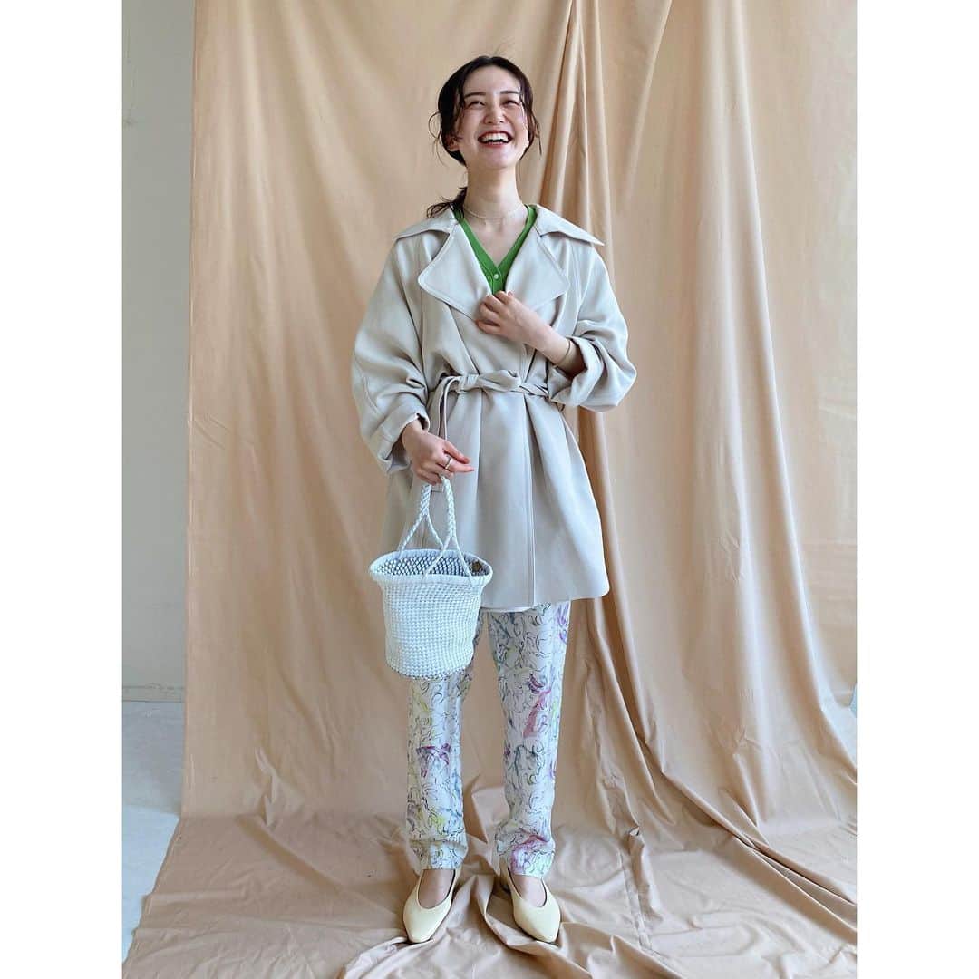 IENAさんのインスタグラム写真 - (IENAInstagram)「PLAYFUL TRAD “Styling ideas”﻿ ﻿ 陽気な色や柄で引き寄せる﻿ 私らしいトラッドスタイル。﻿ ﻿ ﻿ #iena_staff の着こなしアイディアをチェック💡﻿ ﻿ ~~~~~~~~~~~~~﻿ ﻿  ﻿ ﻿ ﻿ ﻿ ﻿ ﻿ ﻿ #iena﻿ #iena_21SS﻿ #PLAYFULTRAD」2月15日 12時08分 - iena_jp