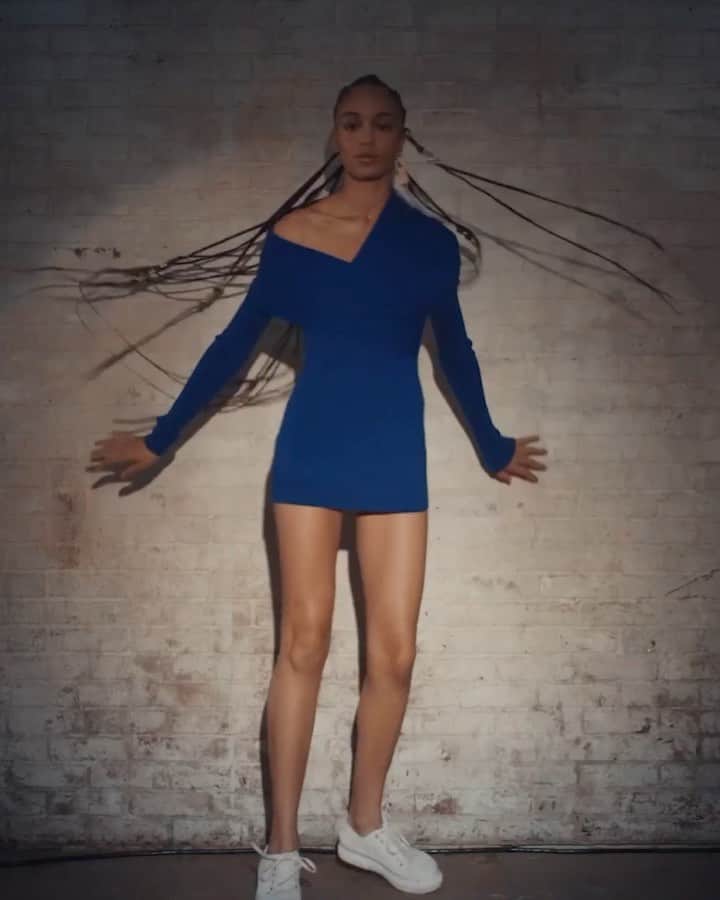 Fashion Weekのインスタグラム：「@monsemaison designers Laura Kim and Fernando Garcia upcycled unused fabrics from past seasons to create a playful Spring 2021 collection with sustainability in mind. Watch digital presentation at nyfw.com.⁠⁠ ⁠⁠ Director of photography: @graykohs⁠⁠ Video editing and vfx: @other_nyc⁠⁠ Color correction: @jimmynez at @color_collective⁠⁠ Photographer: @KarenCollins⁠⁠photo  Model: @indira」