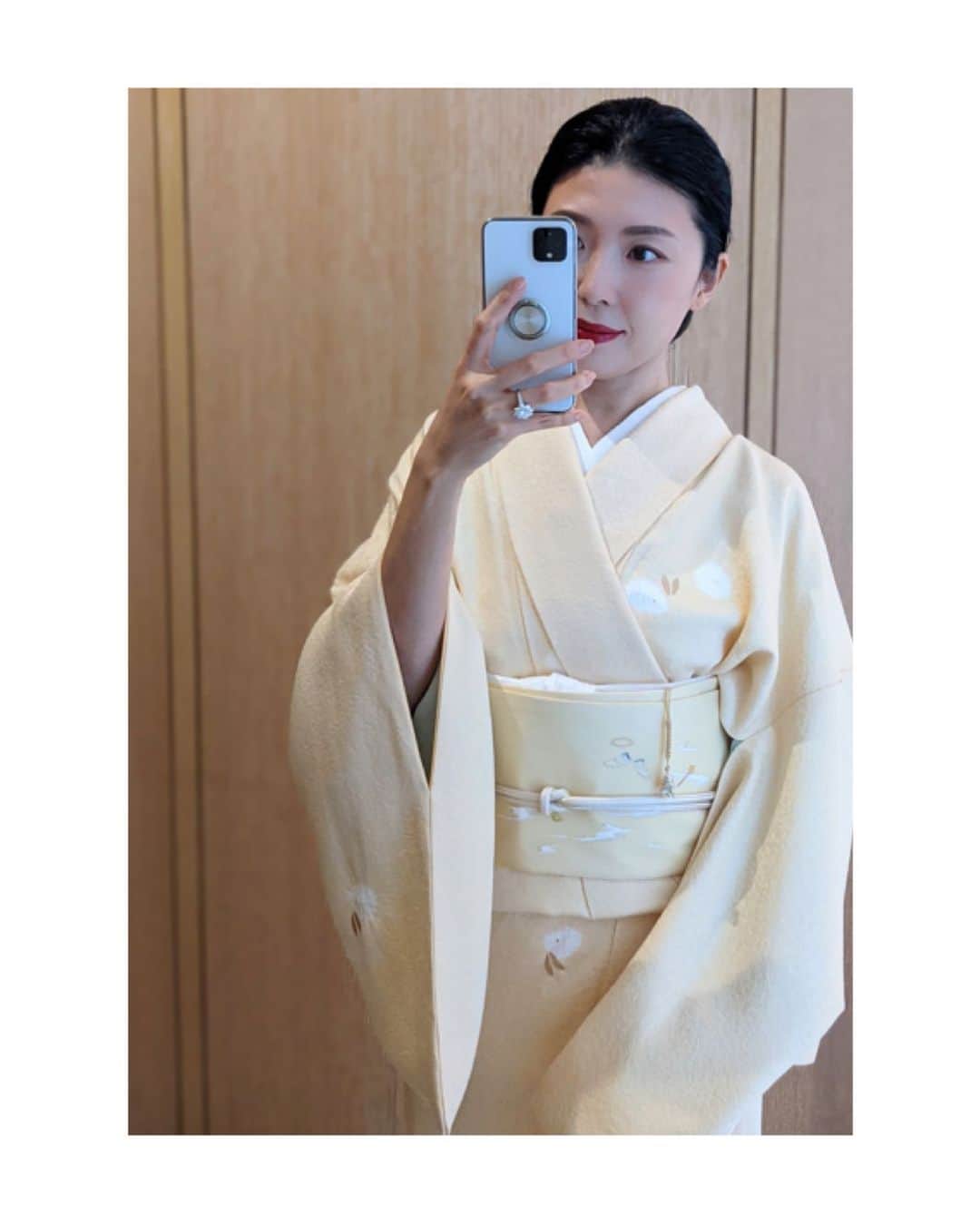 川村亜紀さんのインスタグラム写真 - (川村亜紀Instagram)「うさぎさんのお柄の小紋に天使の羽のお柄の帯。 ご一緒するかたに合わせて組み合わせを考えるのも楽しいひと時です👘 #kimono #kimonocordinate #japanesekimono #japanesetradition #beautifultradition #lovekimono  #instakimono  #日本の伝統 #美しい伝統 #守るべきもの #日本の美  #お着物と帯 #組み合わせ #楽しい #お着物の魅力  #小紋 #絞りの小紋 #名古屋帯 #長吉呉服店 さん  #亜紀の和装記録」2月15日 12時22分 - _aki1015_