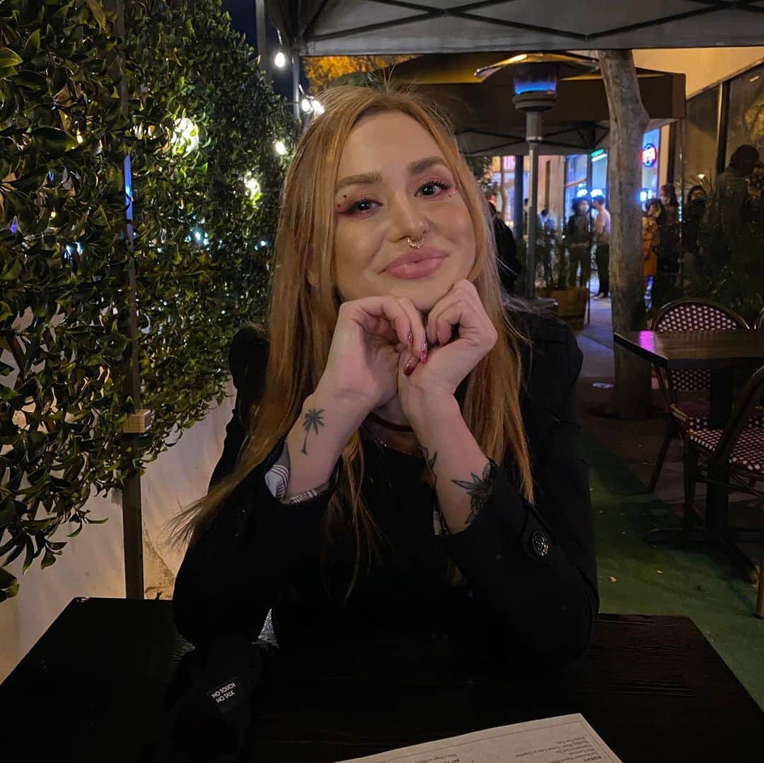 ブランドン・フーバーのインスタグラム：「😍🖤」
