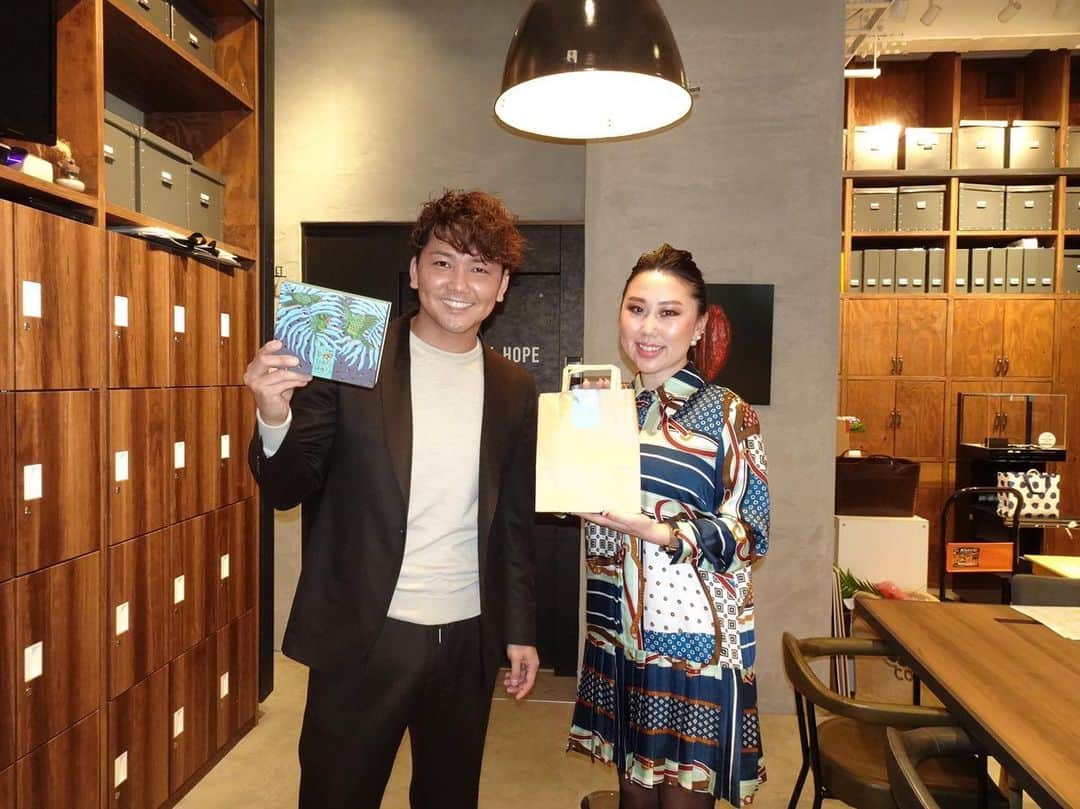 のインスタグラム：「今年は自分のワンピース柄をイメージした﻿ パッケージのチョコらしい🐅﻿ ﻿ ﻿ ありがとう！﻿ ﻿ ﻿ ﻿ #Valentine #valentineday  #valentinegift」
