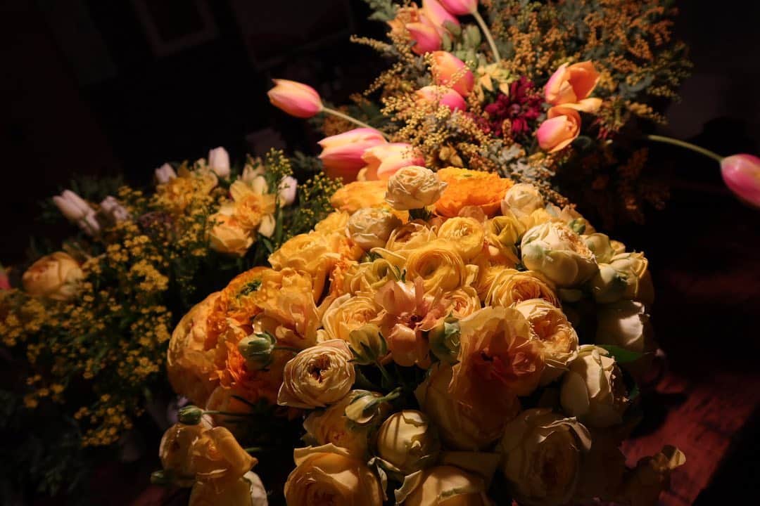 早坂香須子さんのインスタグラム写真 - (早坂香須子Instagram)「幸せな一年の幕開けになりました。  大切な人たちが幸せていることが、私の幸せだなぁとしみじみ思う一日になりました。  48年目にそんなシンプルなことをしみじみ感じています。  しみじみ、しみじみ ありがとう♡  #カズコバレンタインの由来#たくさんのメッセージもありがとうございました#レモンスフレ🍋」2月15日 12時38分 - kazukovalentine