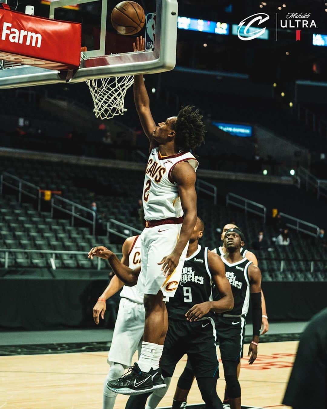 のインスタグラム：「Taking it coast to coast. 💨  #ULTRAMoment #BeTheFight」
