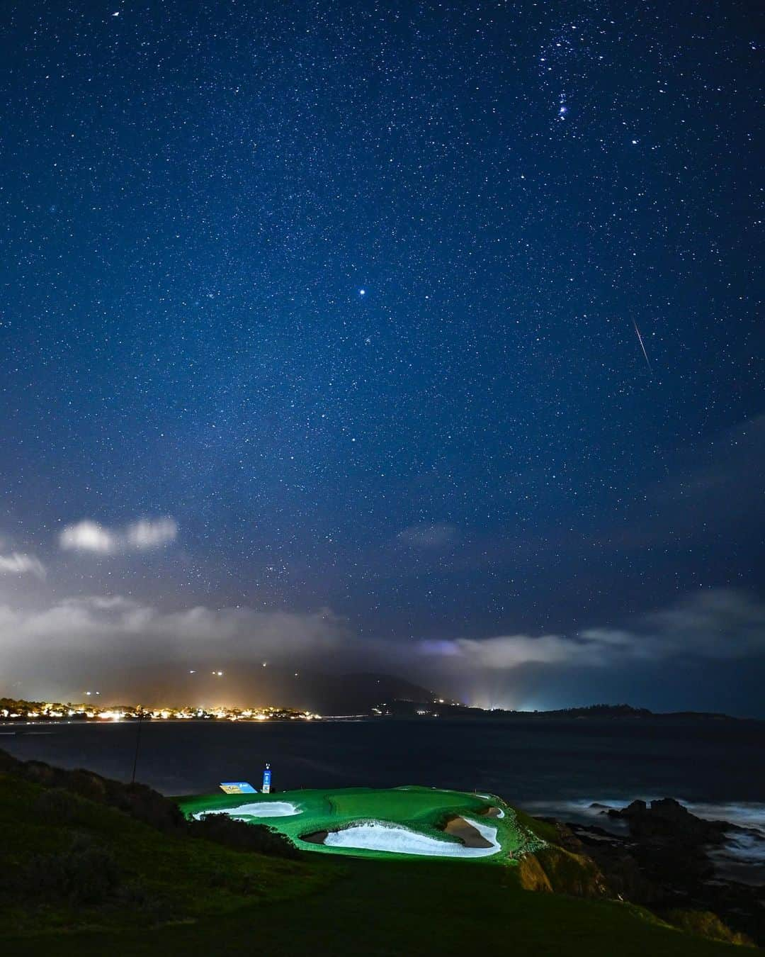 PGA TOURさんのインスタグラム写真 - (PGA TOURInstagram)「7th Heaven. 🌌⛳️」2月15日 13時01分 - pgatour