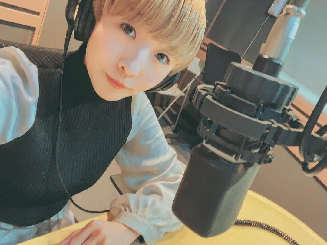 小此木まりさんのインスタグラム写真 - (小此木まりInstagram)「📻  〝小此木麻里のsalon de MARI〟 収録でした！  リスナーの皆様、 お便りをくださる皆様、 いつも本当にありがとうございます！  毎週水曜日午前0時30分〜 FM FUJIまたはradikoプレミアムにて💫  そしてディレクター大内さん いつもありがとうございます🙏🏻  ----------------------------  久しぶりの雨で、冷えますね。 あたたかくして過ごしてくださいネ。  #ラジオ #小此木麻里のsalon de MARI #FMFUJI #radiko プレミアム #水曜日 #午前0時30分 #小此木麻里 #📻 #🙏🏻 #💫」2月15日 13時07分 - mariokonogi