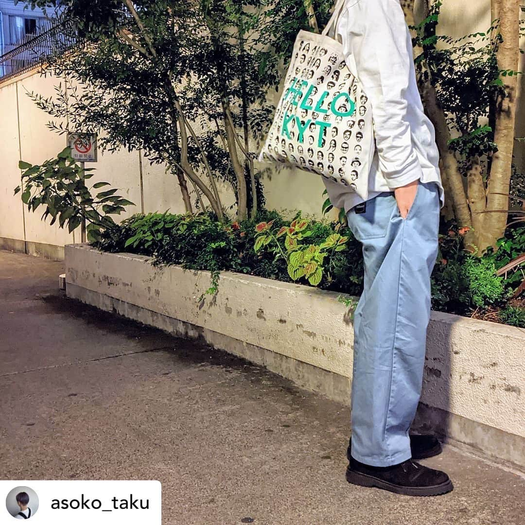 ASOKO ZAKKA STOREのインスタグラム：「=河原町OPA店TAKUをご紹介= ㅤ　　　　　　  ASOKO河原町OPA店TAKUは ASOKOインフルエンサーの中で唯一のメンズスタッフ！ 　 メンズならではの視点で投稿をしています✨ 　 　 気になった方は是非フォローお願いします！ お近くにお越しの際は足を運んでみてください♪ ㅤㅤㅤㅤㅤㅤㅤㅤㅤㅤㅤㅤㅤ ㅤㅤㅤㅤㅤㅤㅤㅤㅤㅤㅤㅤㅤ  TOPページのリンクより特集ページに飛べます✈︎ ㅤㅤㅤㅤㅤㅤㅤㅤㅤㅤㅤㅤㅤ ㅤㅤㅤㅤㅤㅤㅤㅤㅤㅤㅤㅤㅤ ---------------------------------- 　 Posted @withregram • @asoko_taku ⠀ ⠀ ⠀ ⠀ ❏お土産BUGGYトートバッグ ¥440(税込)⠀ ⠀ ⠀ ⠀ ⠀ お土産におすすめな河原町OPA店限定のロゴが入ったBUGGY柄のトートバッグ👦🏻👩🏻👧🏻⠀ 店舗によってロゴが違うので要チェックです🏃🏻‍♂️⠀ ⠀ ⠀ ⠀ ⠀ ⚠在庫状況は店舗によって異なります。お気軽にお近くの店舗までお問い合わせ下さい。⠀⠀ ⠀⠀ ⠀⠀ ⠀⠀ ⠀⠀ #asoko #雑貨 #雑貨屋さん #京都 #京都観光 #プチプラ #メンズ #メンズコーデ #buggy #お洒落雑貨 #いいね返し #シンプル #モノクロ #お土産 #トートバッグ #kyoto #mens #ootd  #좋아요반사 #좋아요 #옷스타그램 #오오티디 #패션 #패션스타그램」