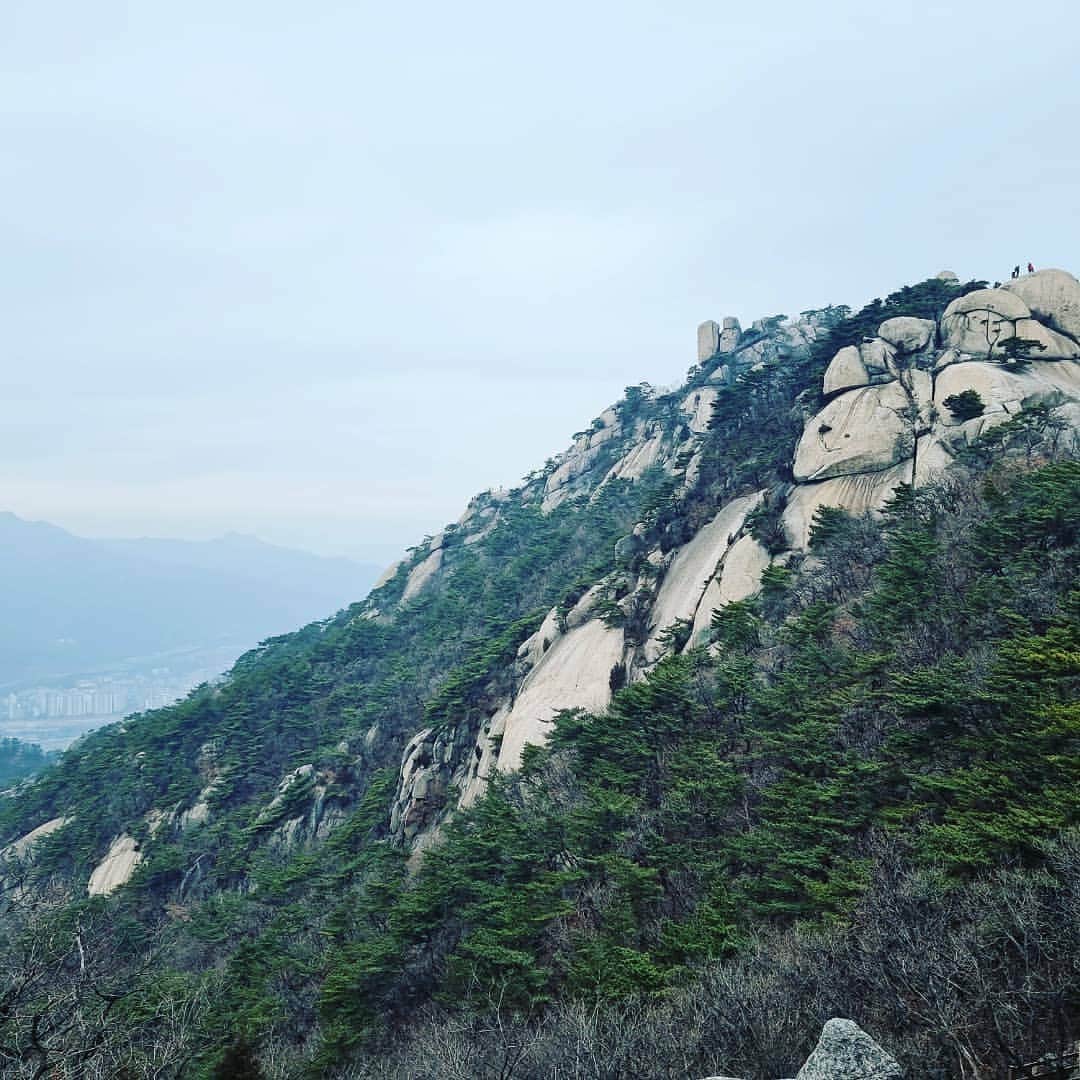 ハン・ジョンスさんのインスタグラム写真 - (ハン・ジョンスInstagram)「오랜만에 등산. 수락산 만만치않네... #등산 #수락산 #유산소」2月15日 13時17分 - hanjungsoo