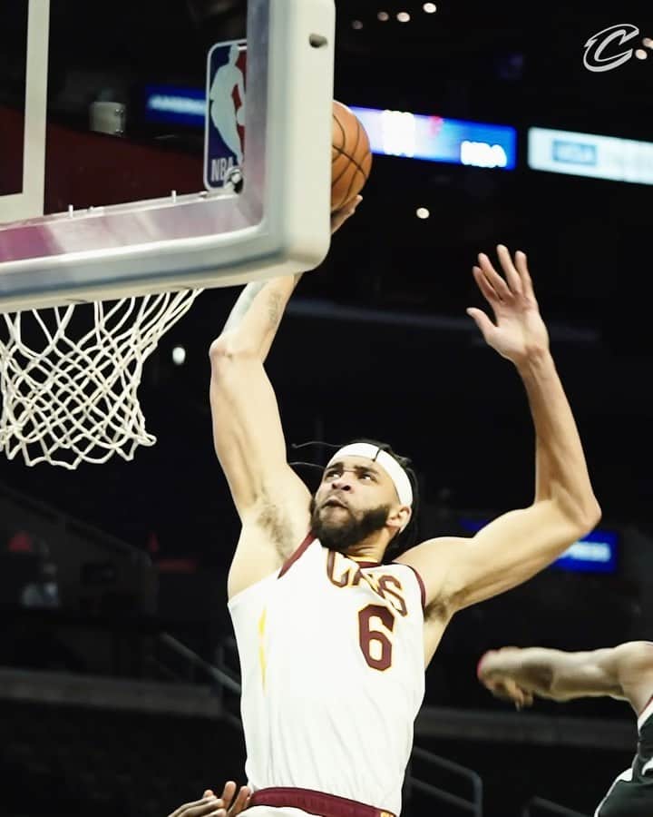 のインスタグラム：「Bench buckets. #BeTheFight」