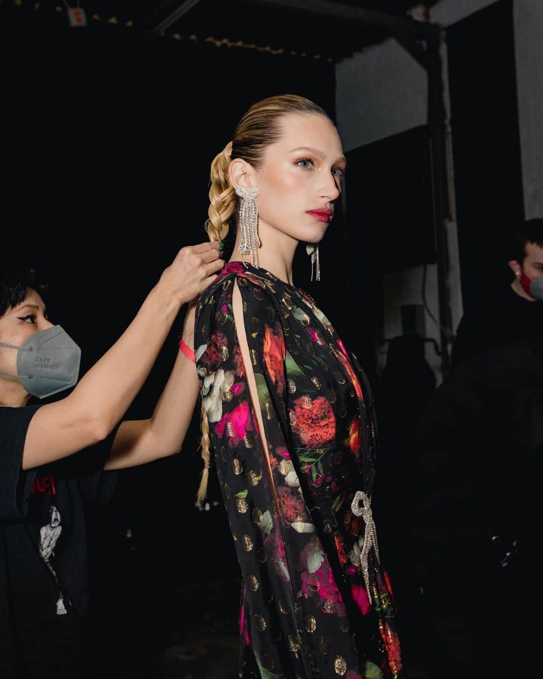 Fashion Weekのインスタグラム：「Goodnight from #NYFW ❤️ Relive the exciting first day with @PrabalGurung, @JasonWu, @Aarmy, and more at nyfw.com!」