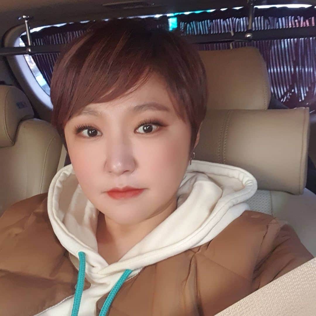 キム・ヒョンスクさんのインスタグラム写真 - (キム・ヒョンスクInstagram)「#서울#촬영전#간만메이크업」2月15日 13時33分 - terrorgirl12