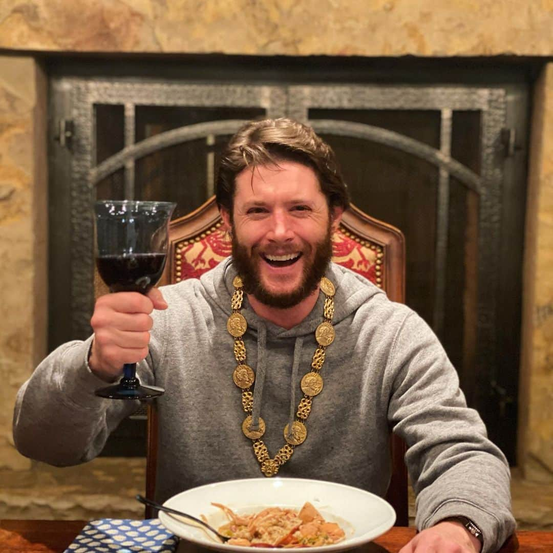 ダニール・ハリスのインスタグラム：「Although this year’s Mardi Gras may look a little different...Tonight we still say, Hail Bacchus! To My Valentine and My King! New Orleans we will see you in 2022!!! #BacchusLI」