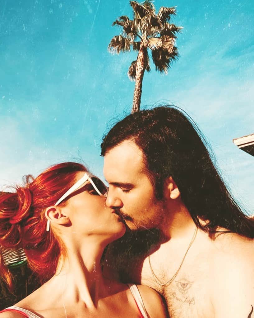 のインスタグラム：「California Love @goosethighs happy V day bb ❤️」