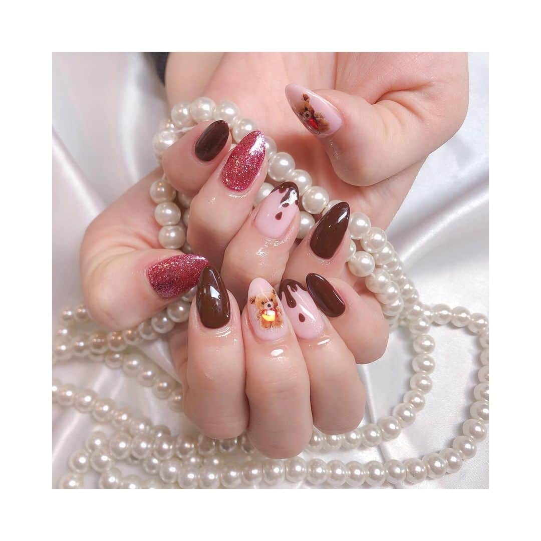 のインスタグラム：「ﾟ+.*ʚ . . . バレンタインネイル🍫💗 . . . ɞ*.+ﾟ」