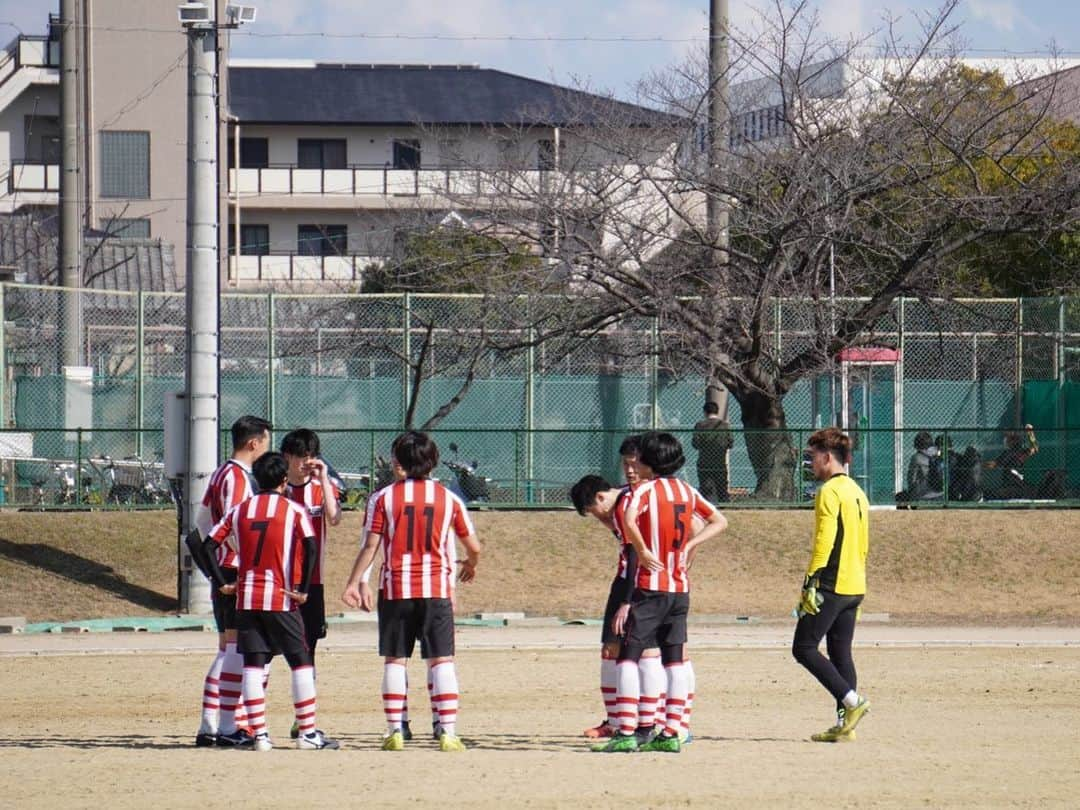 小川直毅さんのインスタグラム写真 - (小川直毅Instagram)「. ＂FC SONHO川西＂ オーナー兼監督兼選手でサッカーやってます！ 地元、兵庫県川西市にはこんな素晴らしいスポーツクラブがあるねんでと街中の人に知ってもらい、皆んなに応援してもらえるような、エンターテイメントなチームにしたいなと思ってます！ 素晴らしいサポーター、サッカースクールの生徒達には感謝しかありません！ 今後ともFC SONHO川西を宜しくお願い致します🙇‍♂️ 『天皇杯出るぞー！』 #fcsonho川西 #川西市 #猪名川町 #スポーツチーム #Naokifriend #95年 #地域創生」2月15日 15時07分 - naoki.ogawa