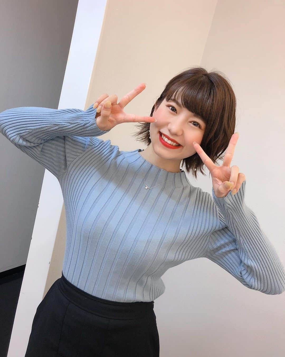 矢端名結さんのインスタグラム写真 - (矢端名結Instagram)「9日ぶりのヘアメイク🐷🧡 今日からORANGE頑張るぞー！ ニットは @aircloset_official  ピアスは 浜松のアミュレットさんです。 SBSテレビ16:50からぜひご覧ください！  #オレンジ6  #衣装 #アナウンサー  #静岡」2月15日 15時06分 - miyu_yabata