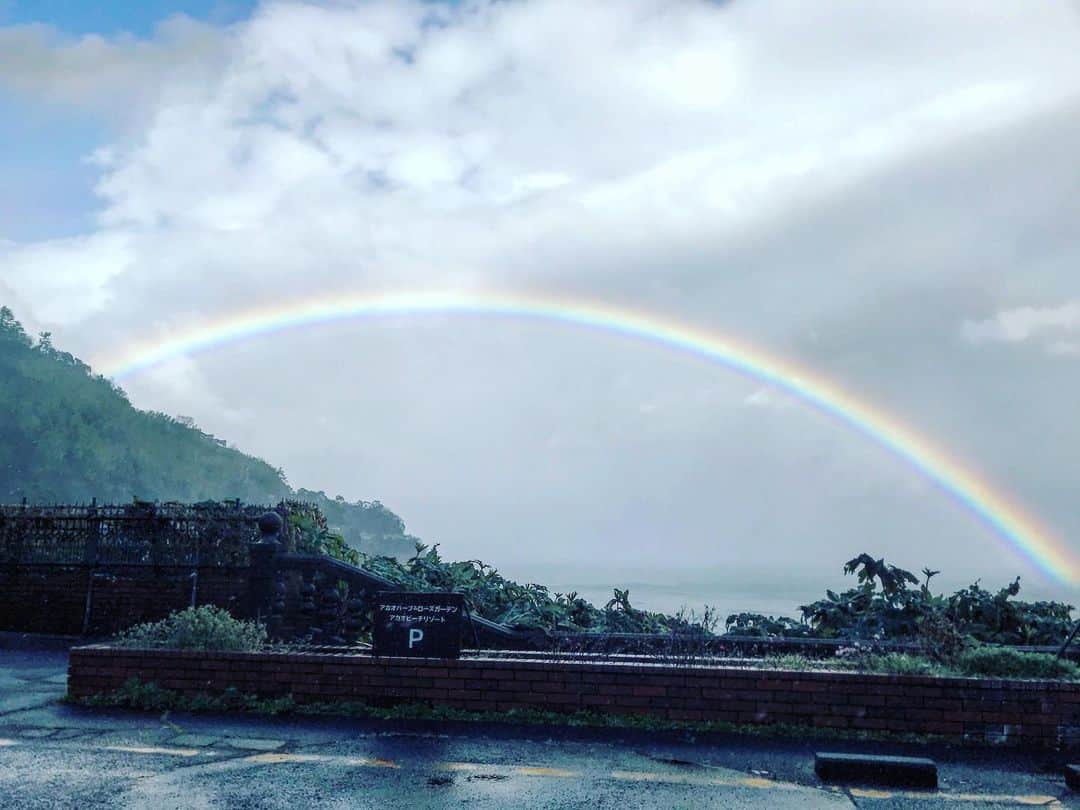 草野博紀のインスタグラム：「33歳雨男  おかげさまでこんな虹が見えました  これからもよろしくです  2021.2.15」
