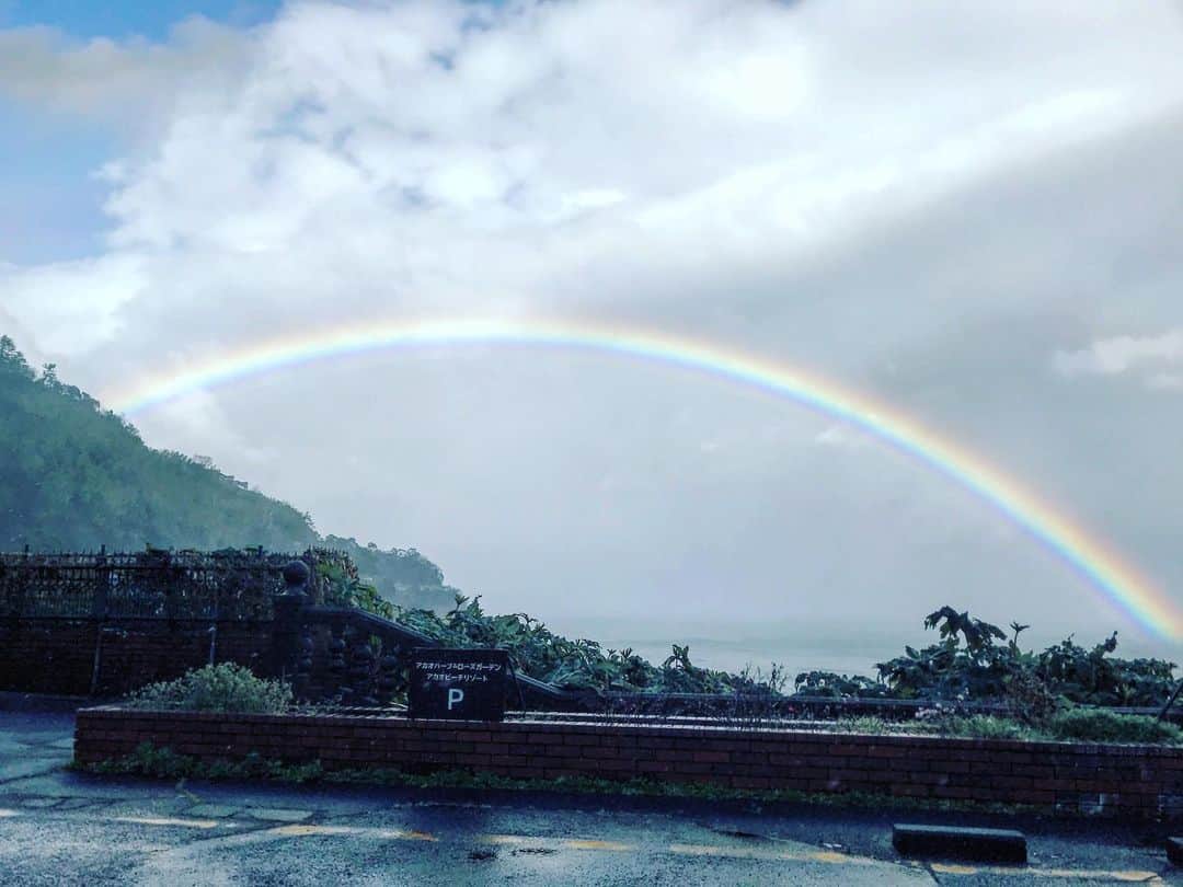 のインスタグラム：「33歳雨男  おかげさまでこんな虹が見えました  これからもよろしくです  2021.2.15」
