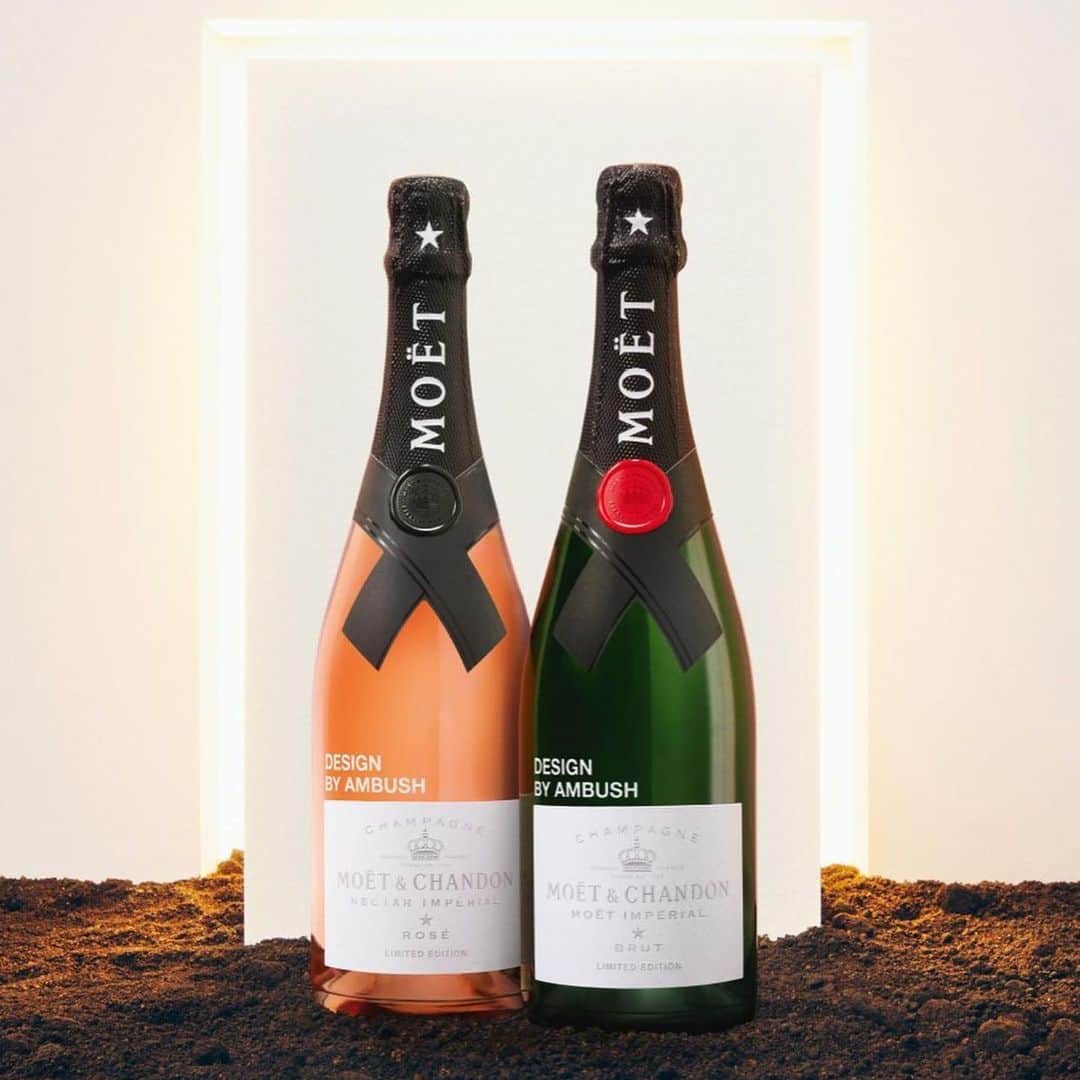 VERBALさんのインスタグラム写真 - (VERBALInstagram)「Moët Impérial が152年の歴史の中で初めてボトルデザインを依頼したデザイナーとして @yoon_ambush が抜擢されました🍾🍾🍾🍾🍾YOON おめでとう👏🏻👏🏻👏🏻👏🏻👏🏻  #Repost @yoon_ambush ・・・ POP OFF W/ @moetchandon x @ambush_official CHAMPAGNE 🍾🥂 Super excited and honored to tell you that I’m the 1st artist to collaborate on a global re-design of Moët Impérial bottle. 🙌🏽  Stay tuned for more info. Coming soon globally 🌎🌍🌏🌪  #moetchandon #ambush #moetxambush #champagne #champagnemami」2月15日 21時08分 - verbal_ambush
